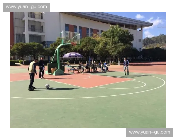 体育直播英文解说魅力解析与实战技巧提升全指南专业训练路径 体育直播英文解说魅力解析与实战技巧提升全指南专业训练路径